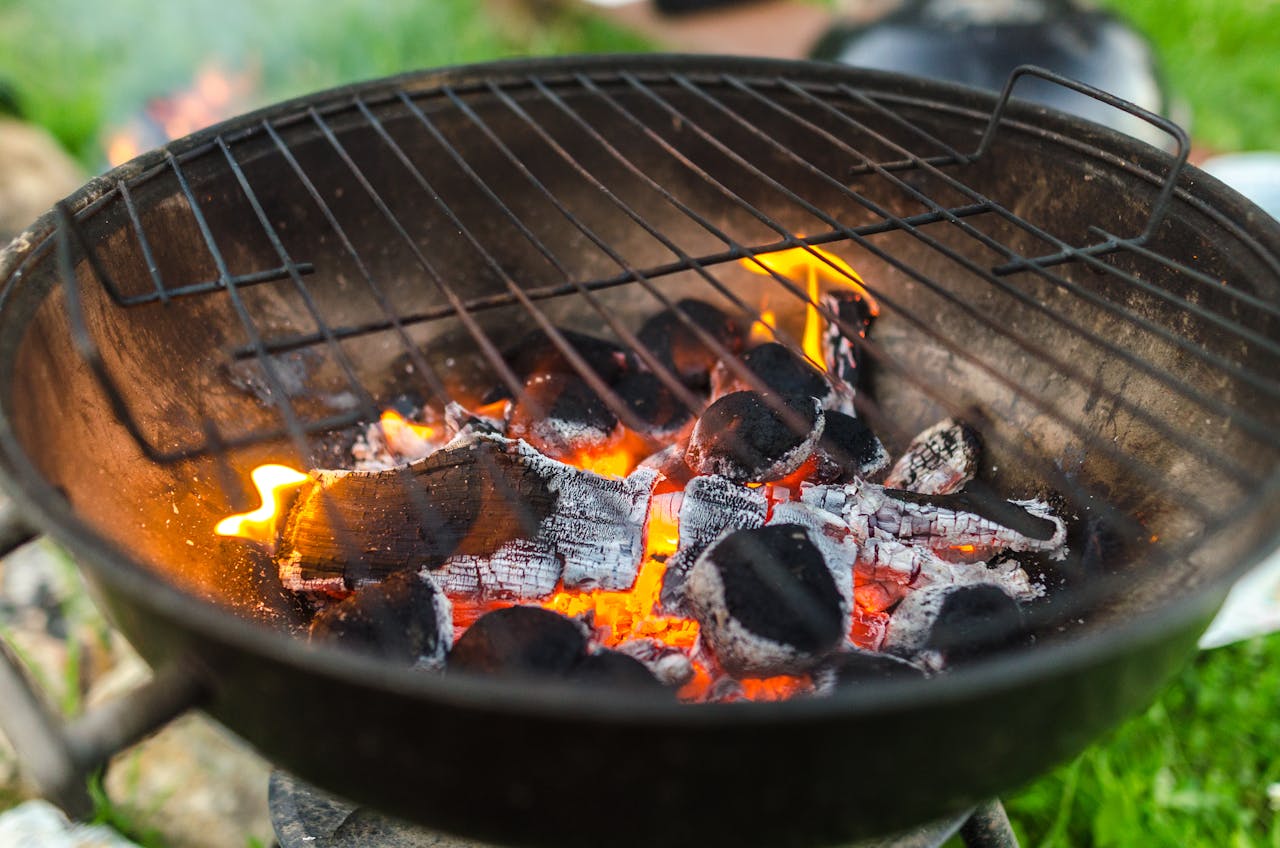 Big Green Egg Large heeft een grilloppervlakte van 46 cm.